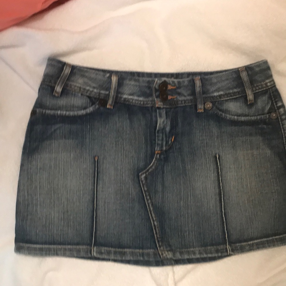 Distressed look Guess Blue jeans skirt!